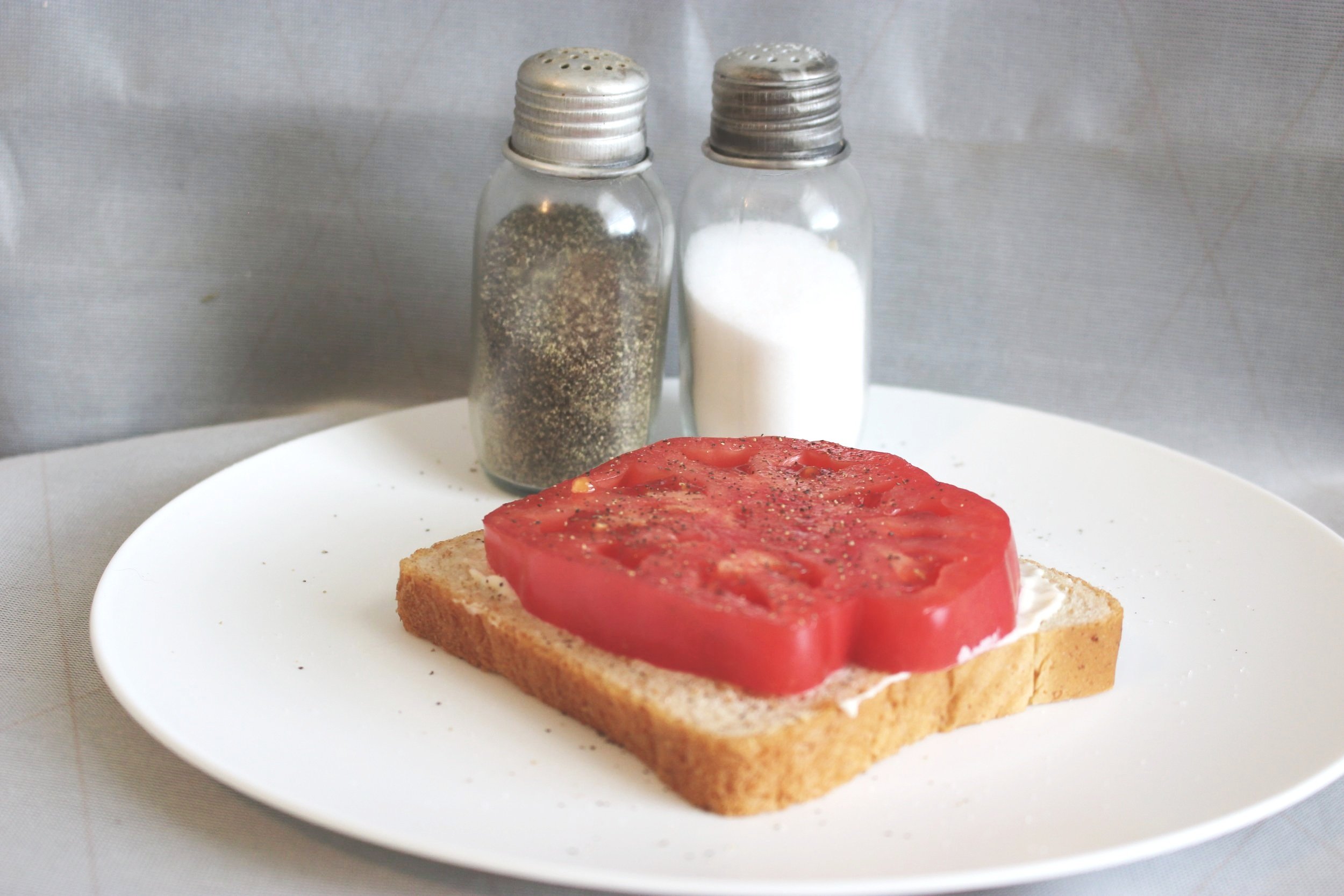 Heirloom Slicing Tomatoes per pound