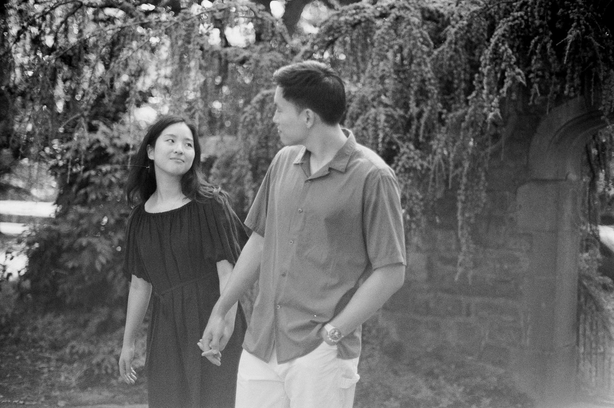 36_PREVIEW-253_Couple in the New Jersey Botanical Garden.jpg