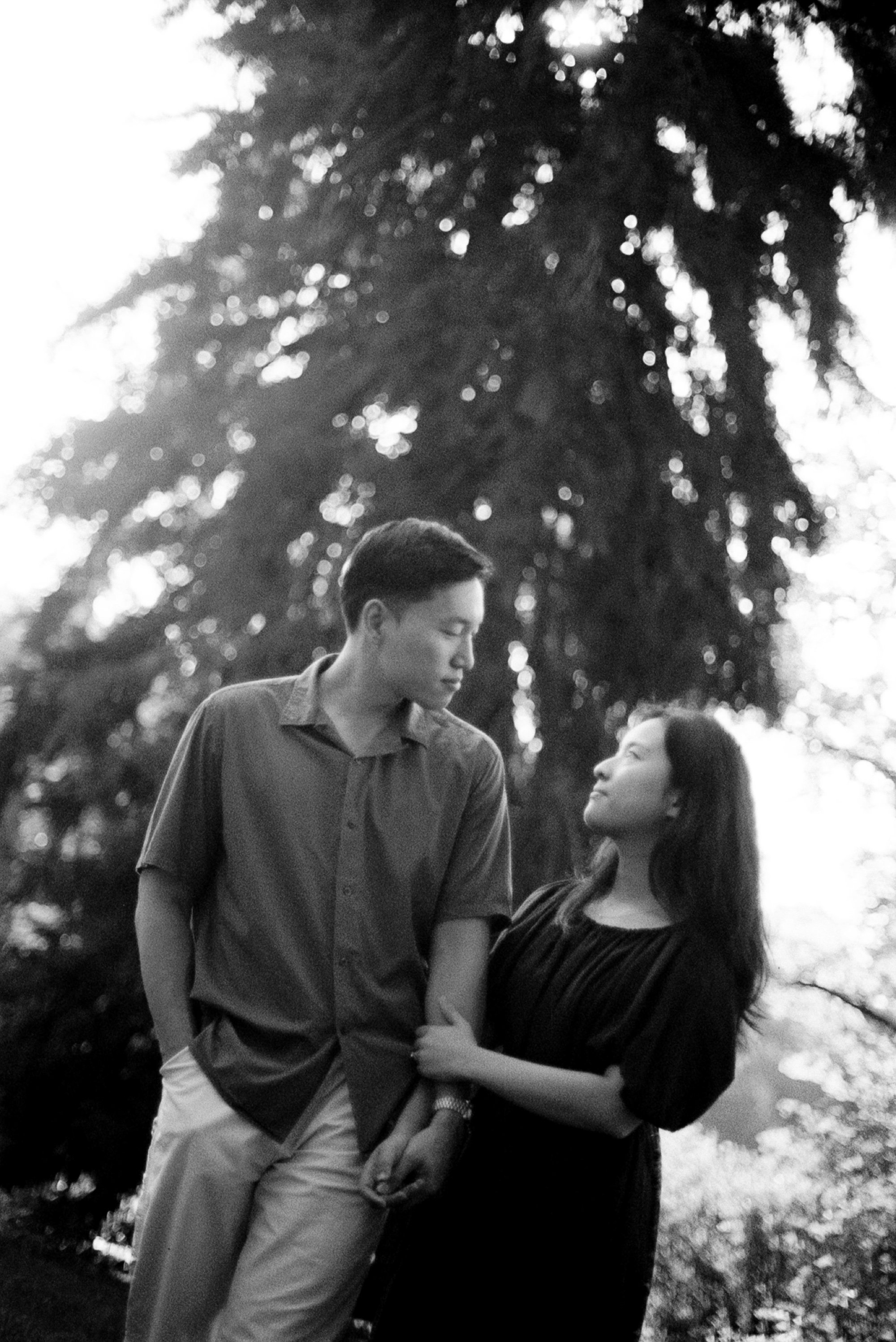 35_PREVIEW-246_Couple in the New Jersey Botanical Garden.jpg