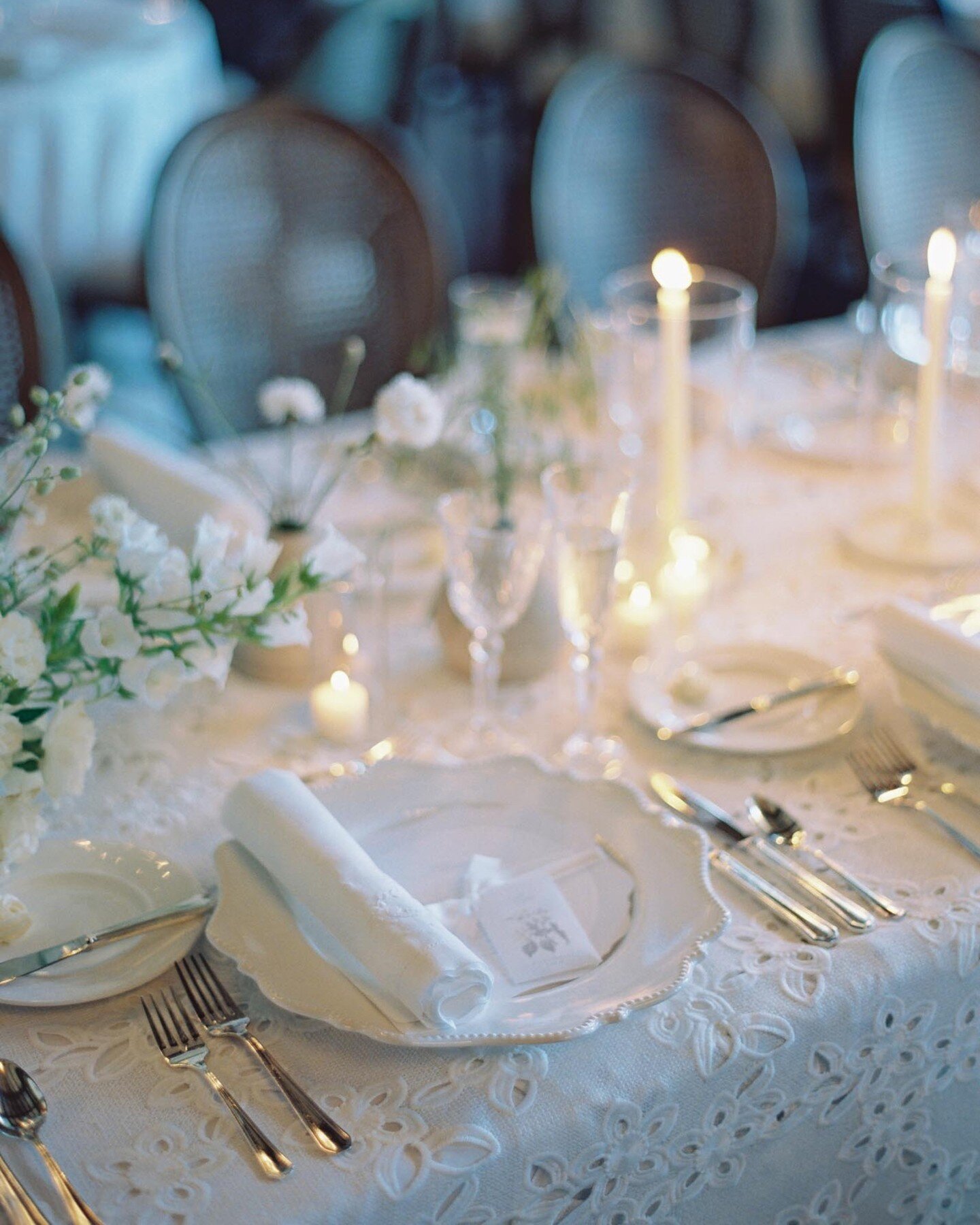 Ann Travis events - what can I say? When she first came by my studios years ago I knew she would be gifted at this job. I think what makes Ann so good is her quick, clear vision of what works and looks good and what doesn't.
She has great taste a