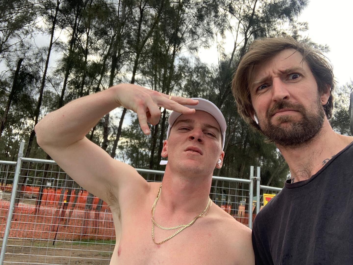 Went for a roll at @coorparooskatepark today with @haydanmcleod and meet these 2 sexy looking fellas dunno who they are damn there good lookin!
#skateparklife #skateboardingisfun
