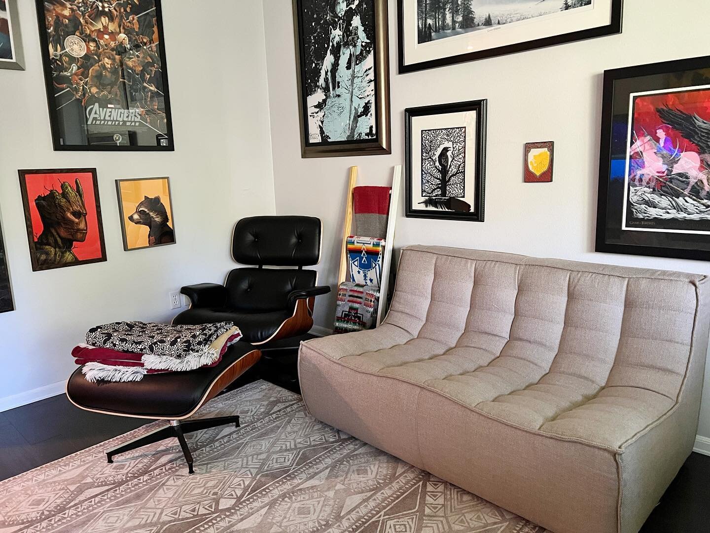 #transformationtuesday I love sharing this after + before because it shows how easily a space can be transformed. 

An area rug, loveseat and decluttering session brought this space together 😁

Finding the perfect loveseat to compliment the Eames ch