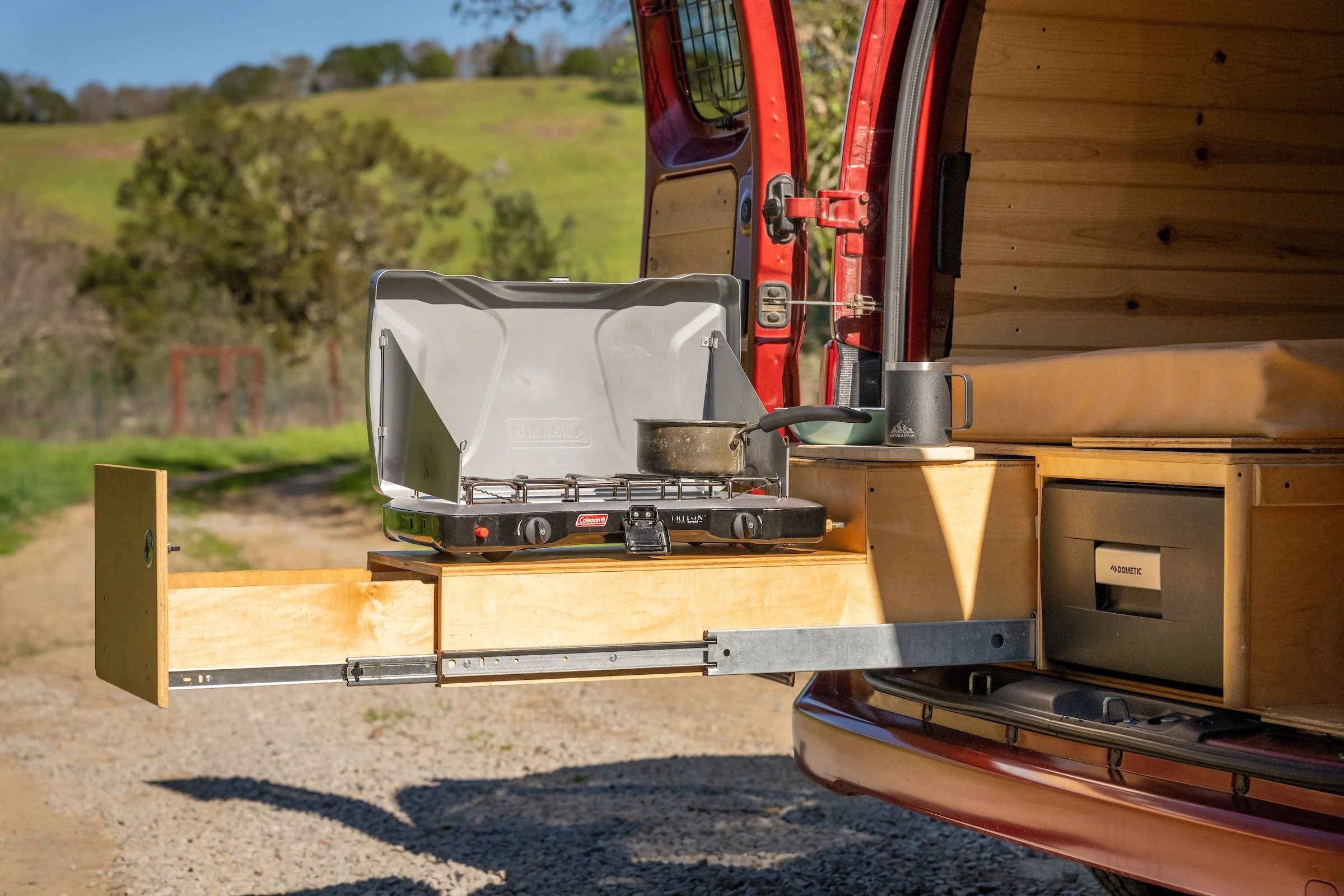 gocamp-san-francisco-rover-credit-shawn-linehan-interior-kitchen2.jpg