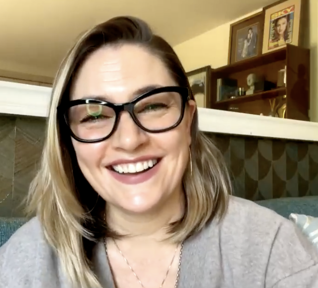   Mina and Mädchen chat about our Don't MiND Me  initiatives.
  