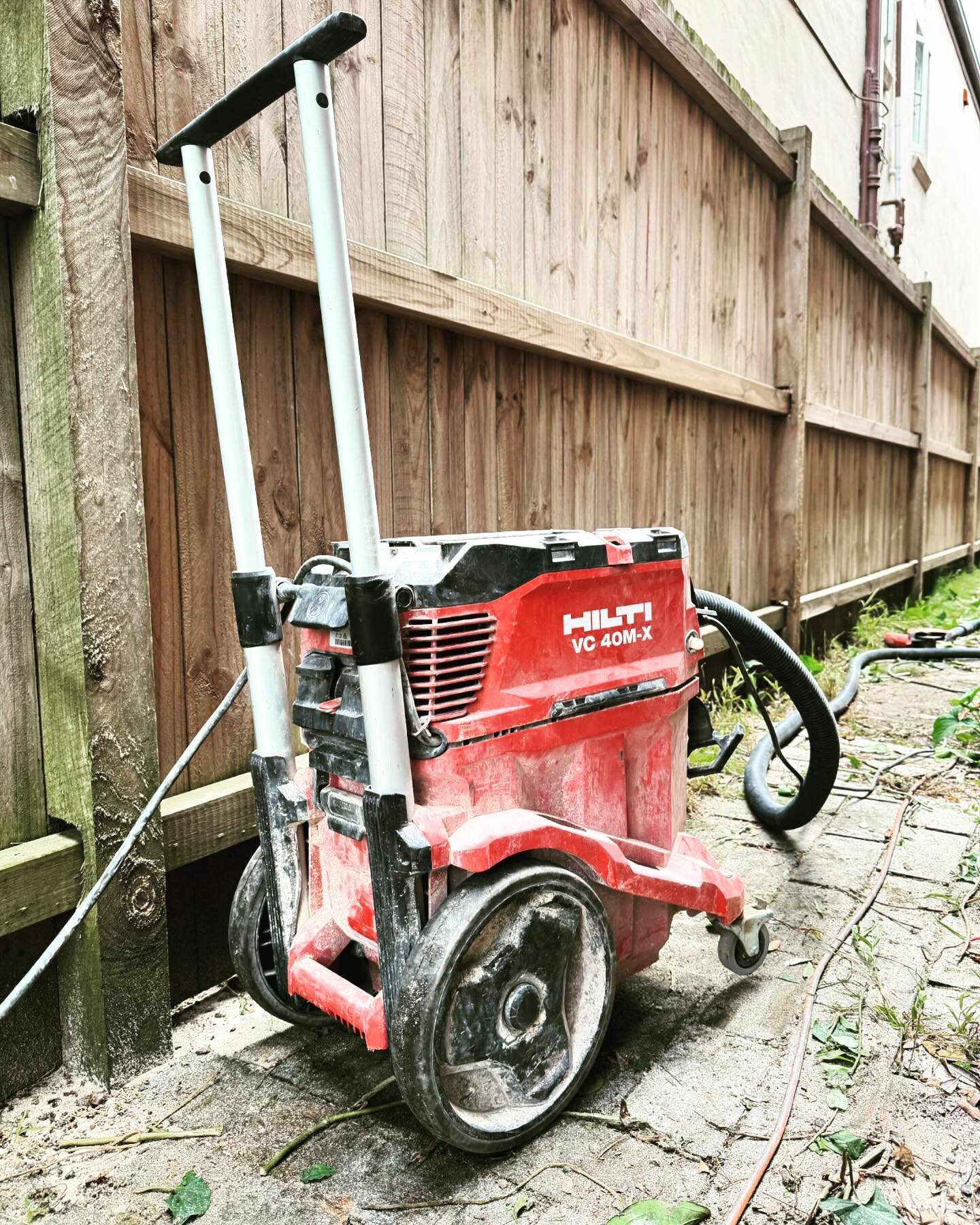 Work clean -  captive dustless concrete and masonry grinding equipment @hiltiaustralia