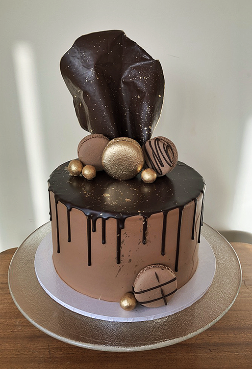 choc sig cake.png