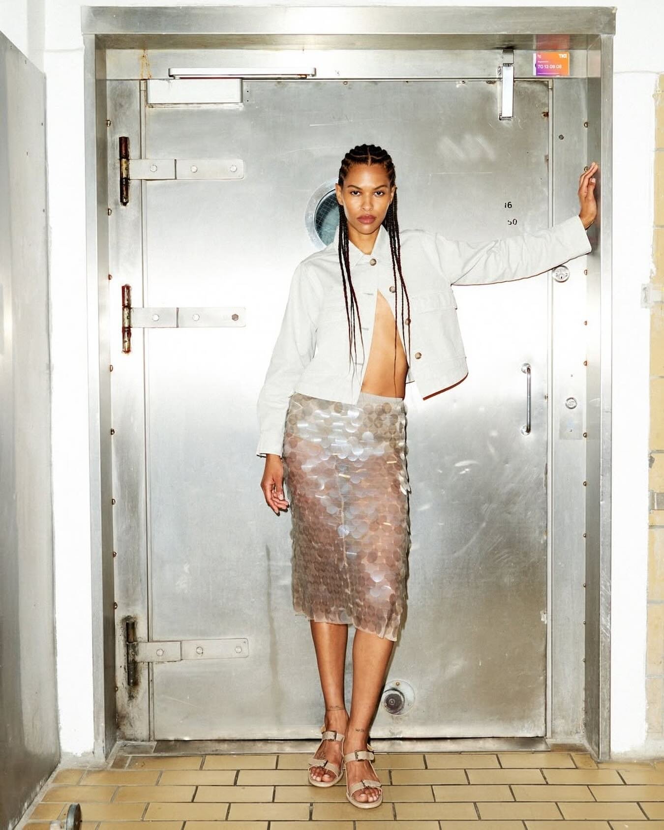 @rabens_saloner Spring 2025 celebrates versatility as the foundation of modern dressing. Designed for fluidity, the collection blurs the boundaries between casual and elegant, utility and femininity, day and night.

Each piece invites personal interp