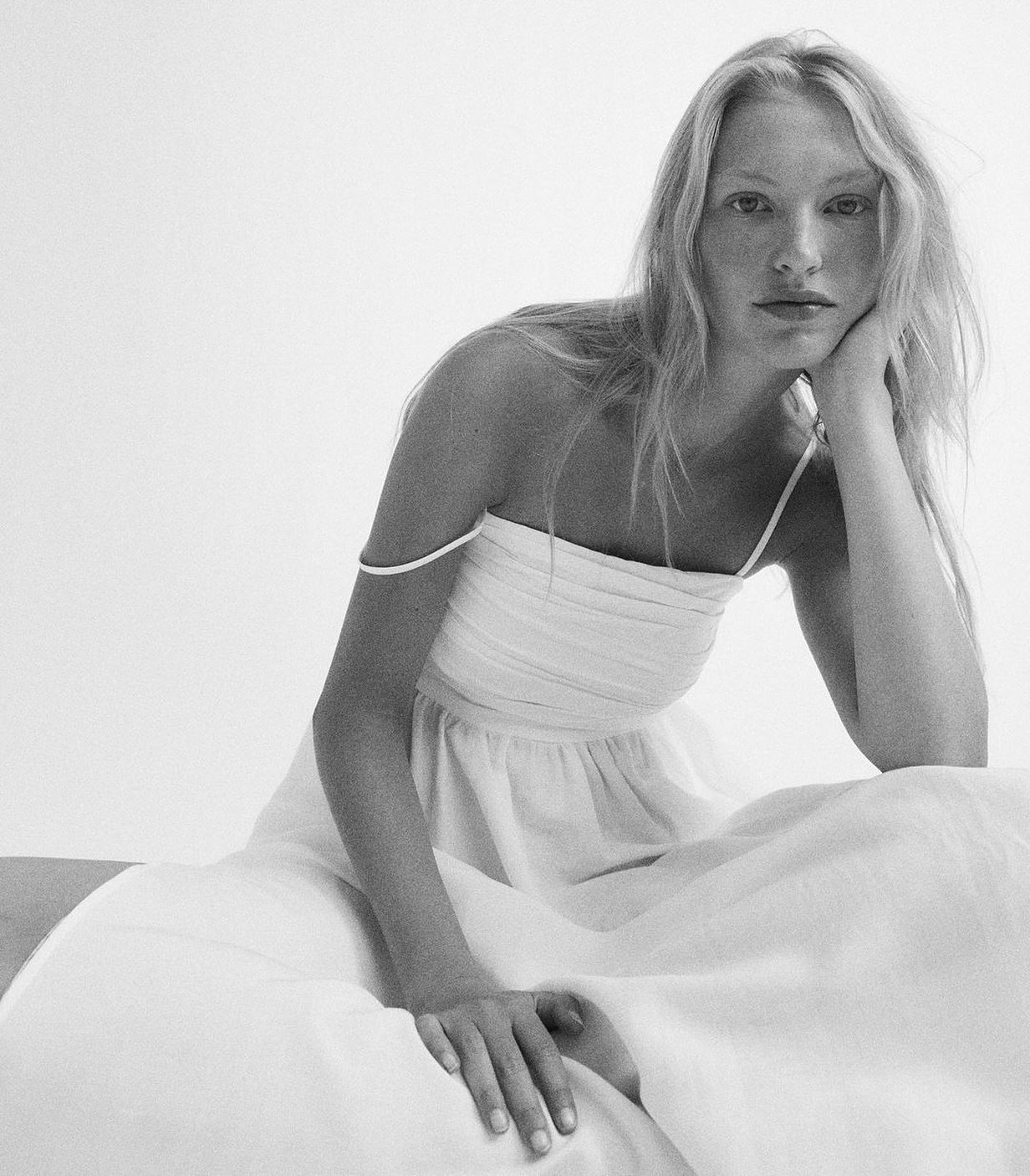 SHARROCK is thrilled to welcome The New Society to the agency for dedicated wholesale representation and distribution.

@weare_thenewsociety_woman was founded in Spain in 2018 by designer Estefan&iacute;a Grand&iacute;o. With over twenty years of exp