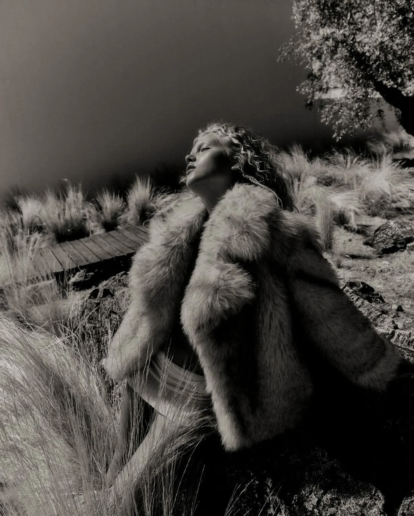 The artistry of @mesdemoisellesparis lies in its ability to transform texture into emotion. 

Worn with ease, this voluminous coat captures that spirit, combining artisanal craftsmanship with effortless sensuality becoming both shelter and statement;