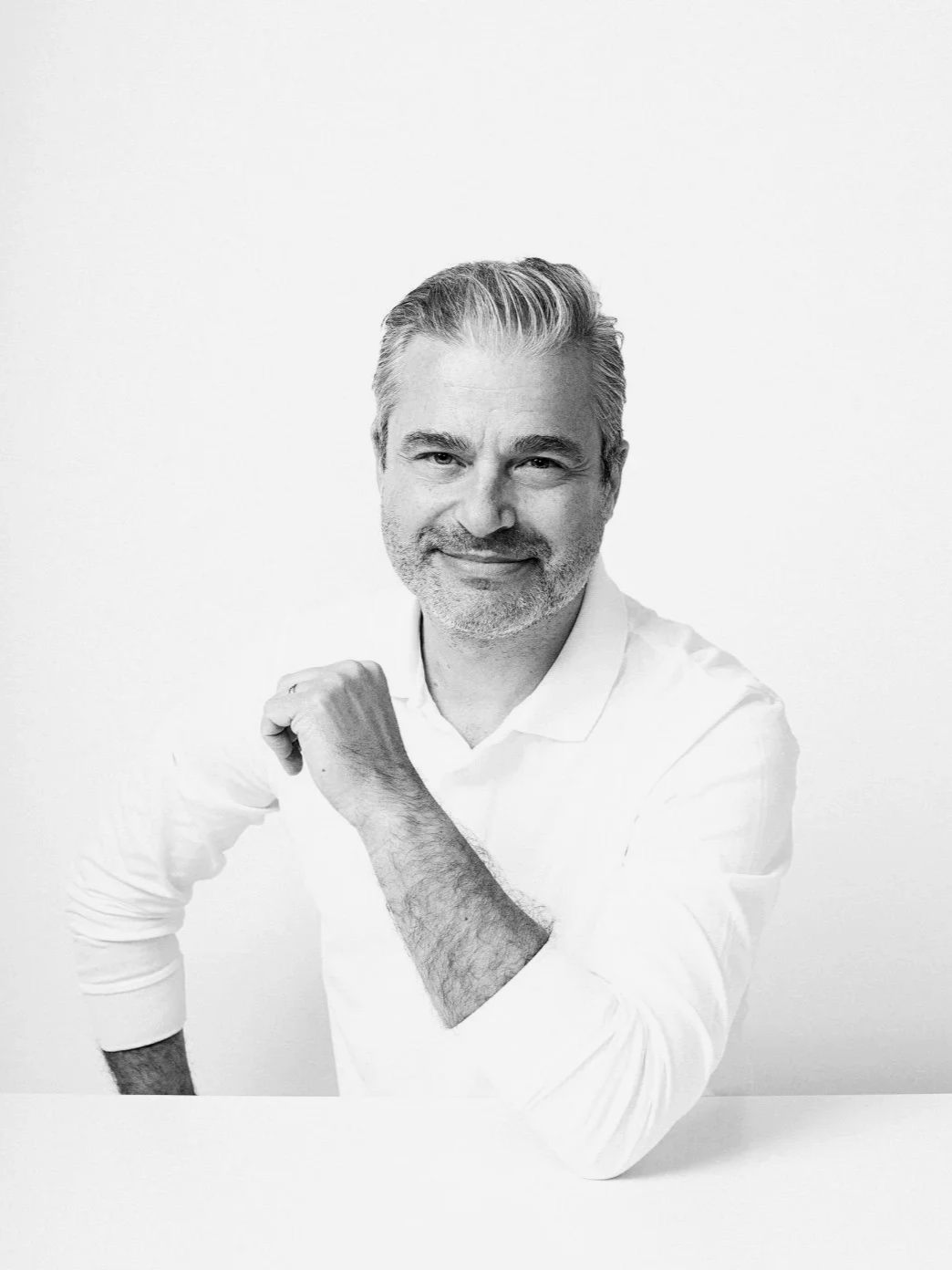 A highly qualified private dentist, Dr. Peter-Daniel Das graduated in Germany and brings over two decades of experience in dentistry, having practised across the UK, Germany, and Switzerland. His philosophy is centred around preserving natural teeth.