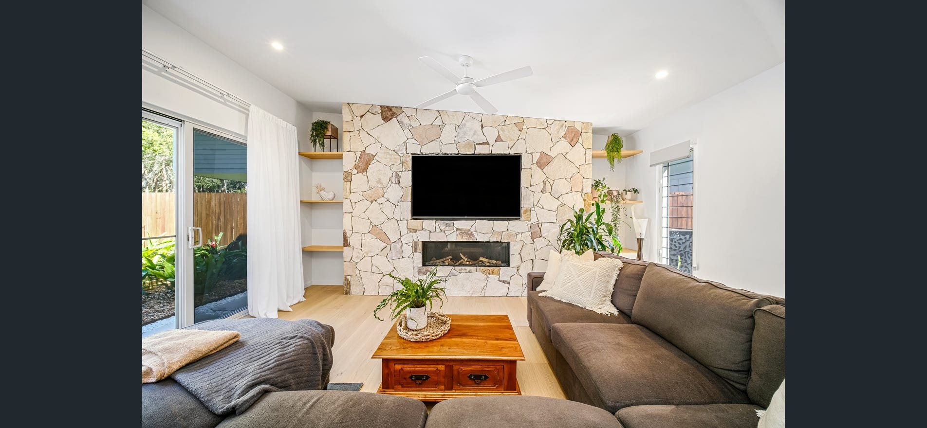 Stonemason Central Coast - Jurassic Stone