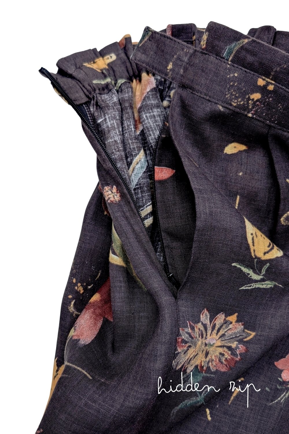 momo pleat skirt - pit - zip fastening.jpg