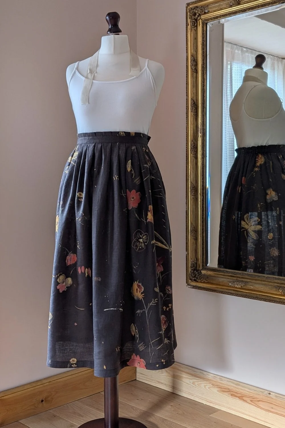 momo pleat skirt - pit - full length on mannequin.jpg (Copy)