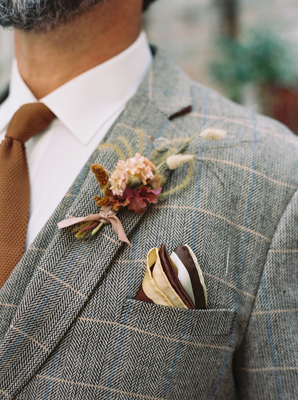 Groom-Attire-Flowers-Modern-Groom_1.jpg