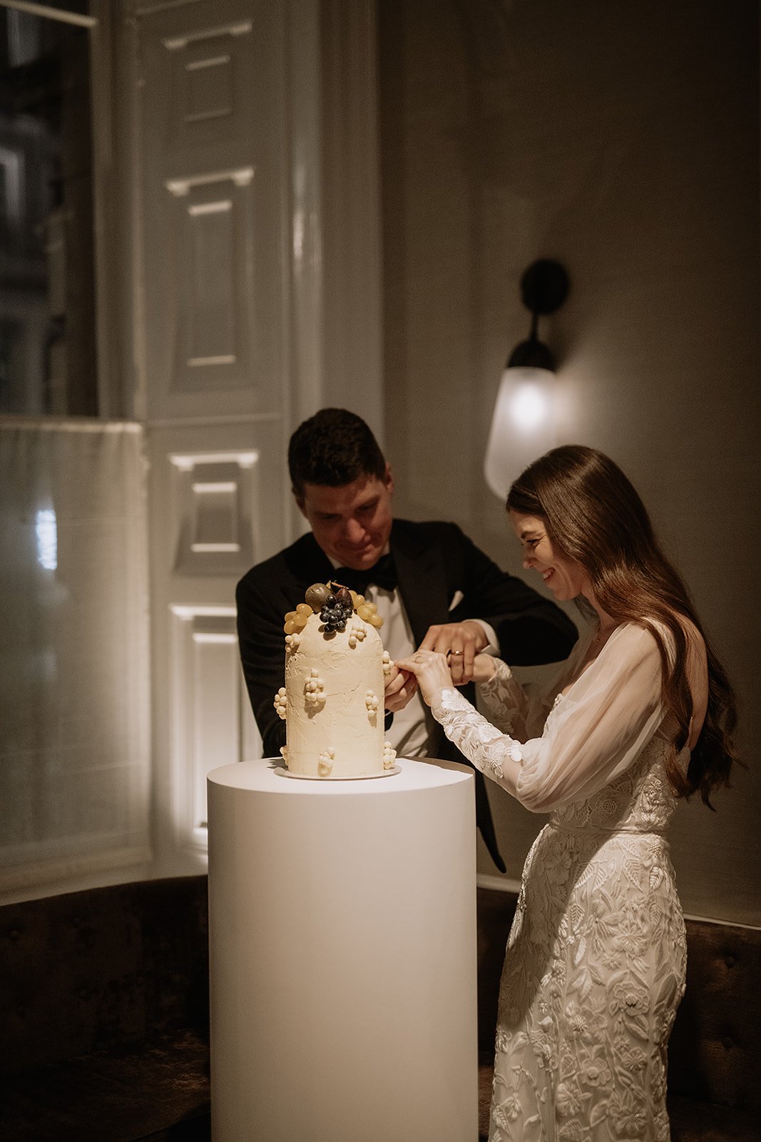 London-modern-wedding-cake-designer-maker.jpg