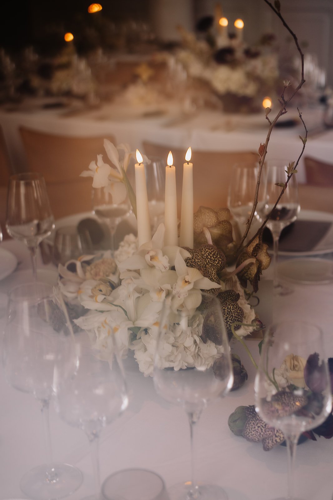 UK-London-modern-wedding-table-design.jpg
