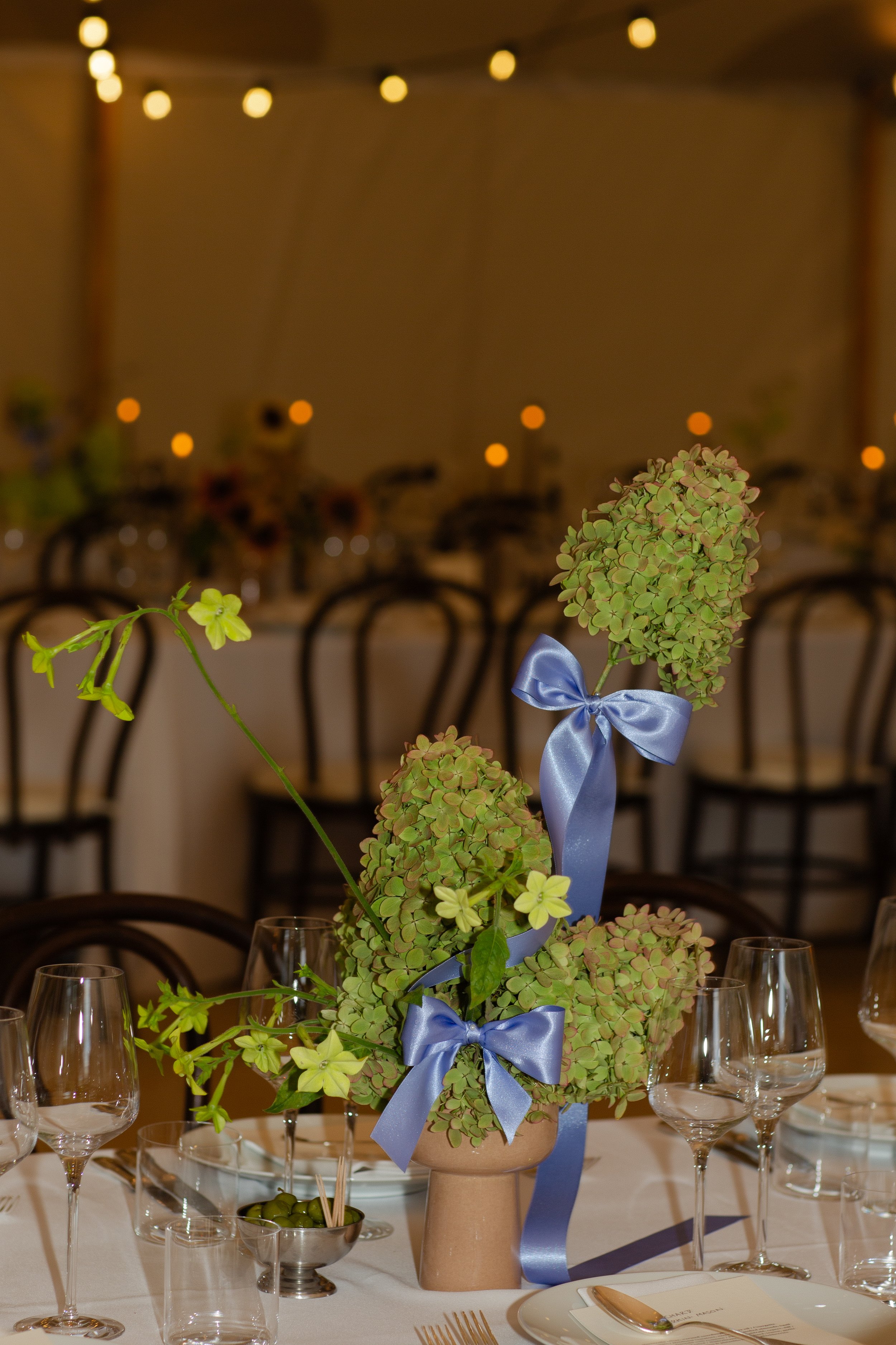 hydrangea-wedding-table-flowers-jrasic.jpg