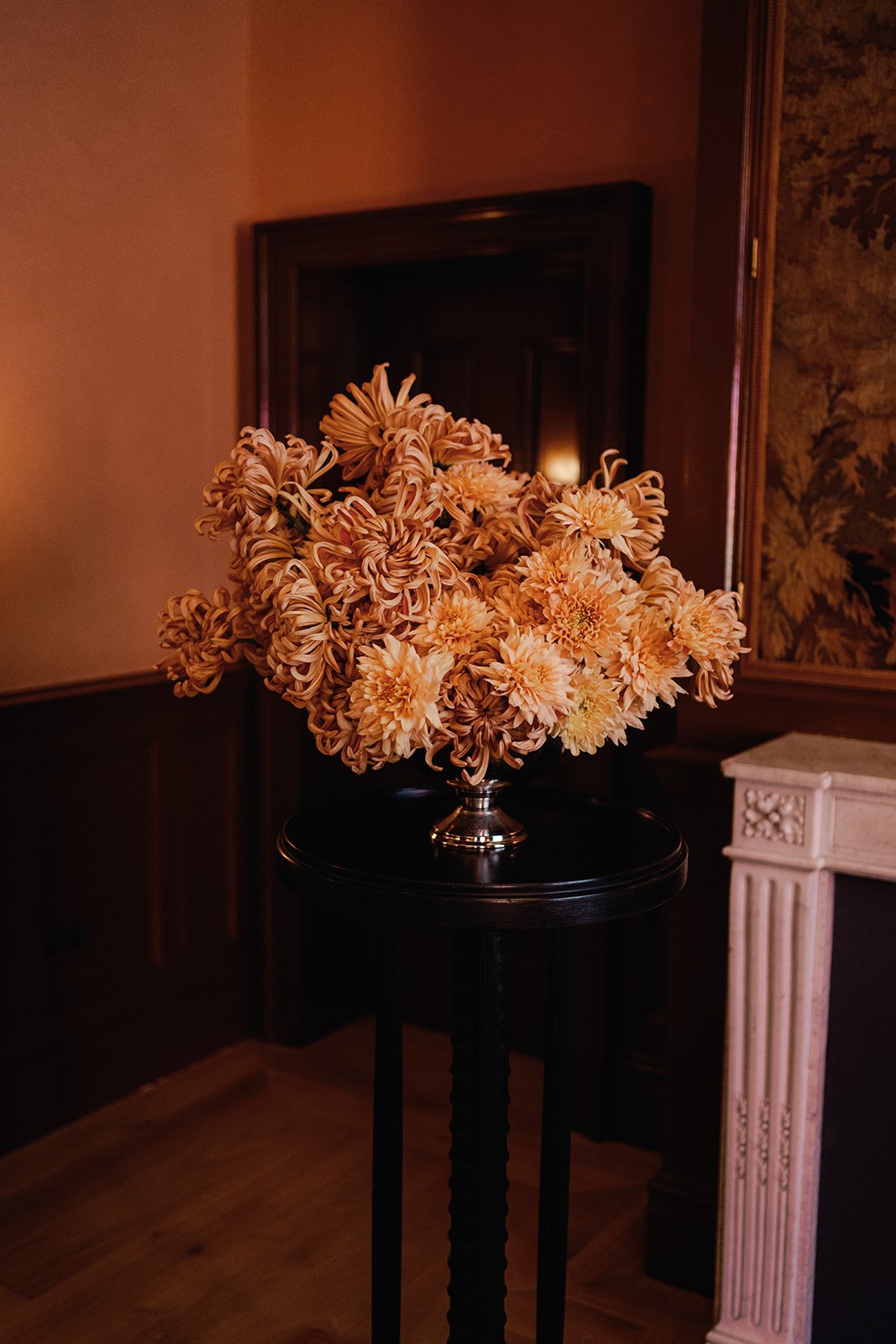 single-variety-wedding-floral-arrangement.jpg