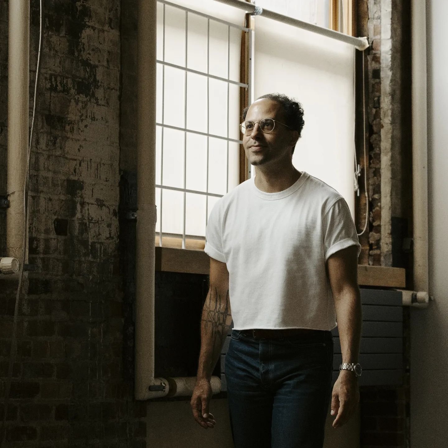 A new portrait of @newportmanteau taken for a special assignment ✨
Witnessed in Montreal at La Fonderie Darling