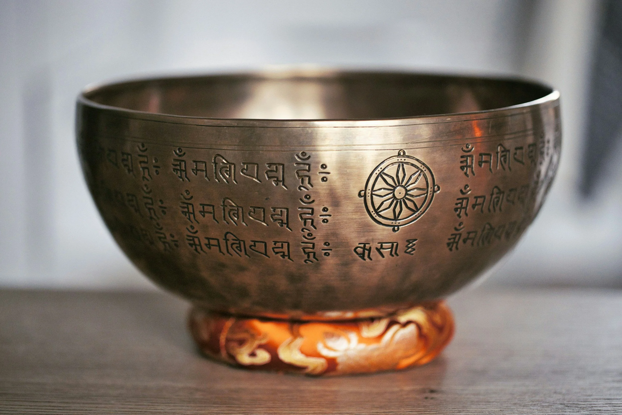 How to play Tibetan singing bowls course