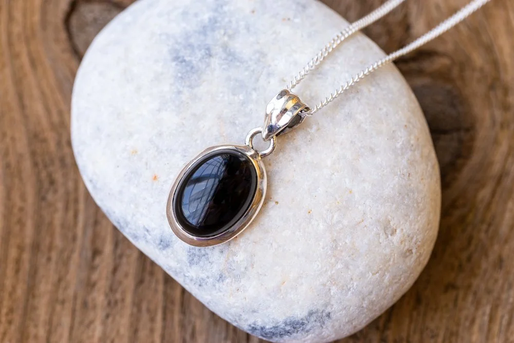 A17 OVAL ONYX SILVER NECKLACE Low res-1.jpg