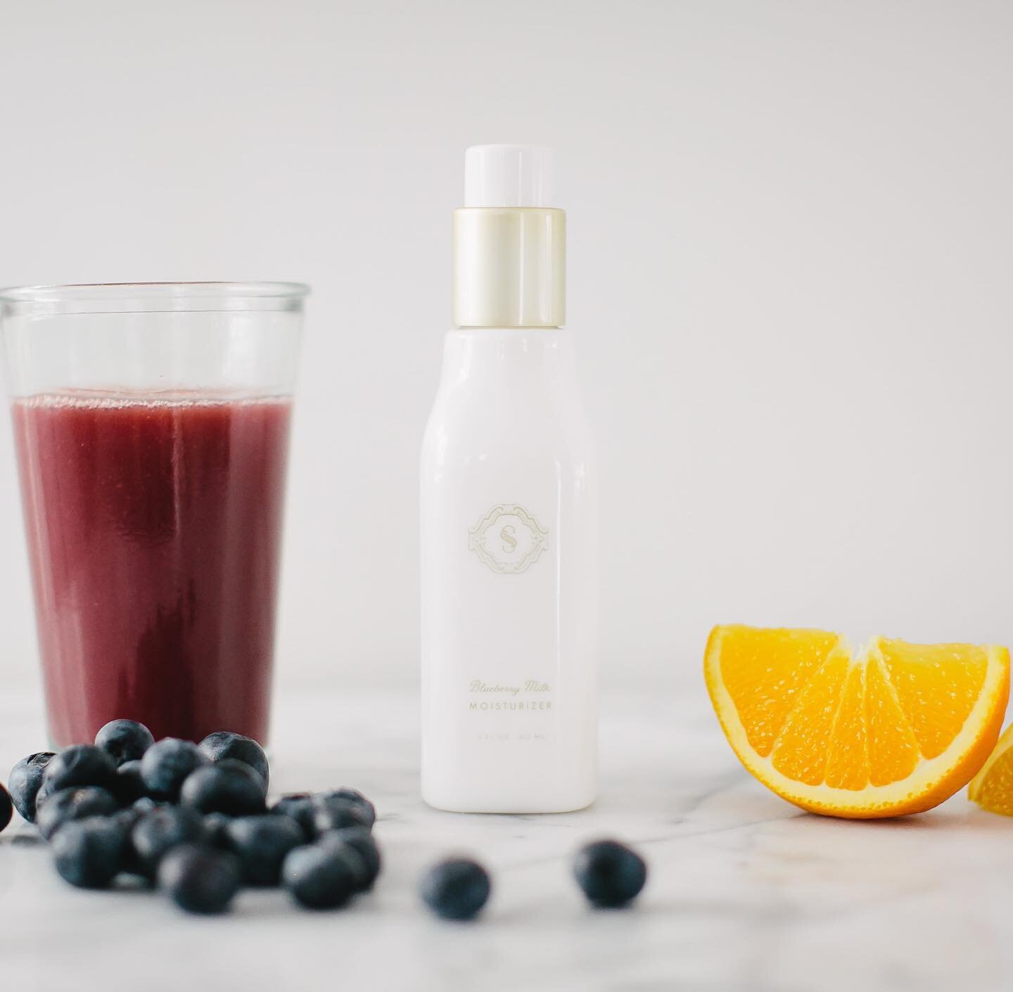 Blueberry Milk Moisturizer

Ease the appearance of fine lines and fatigue with powerful antioxidants. Aloe, hyaluronic acid, and vitamin C repair the skin leaving it revitalized while peptides lighten and brighten.