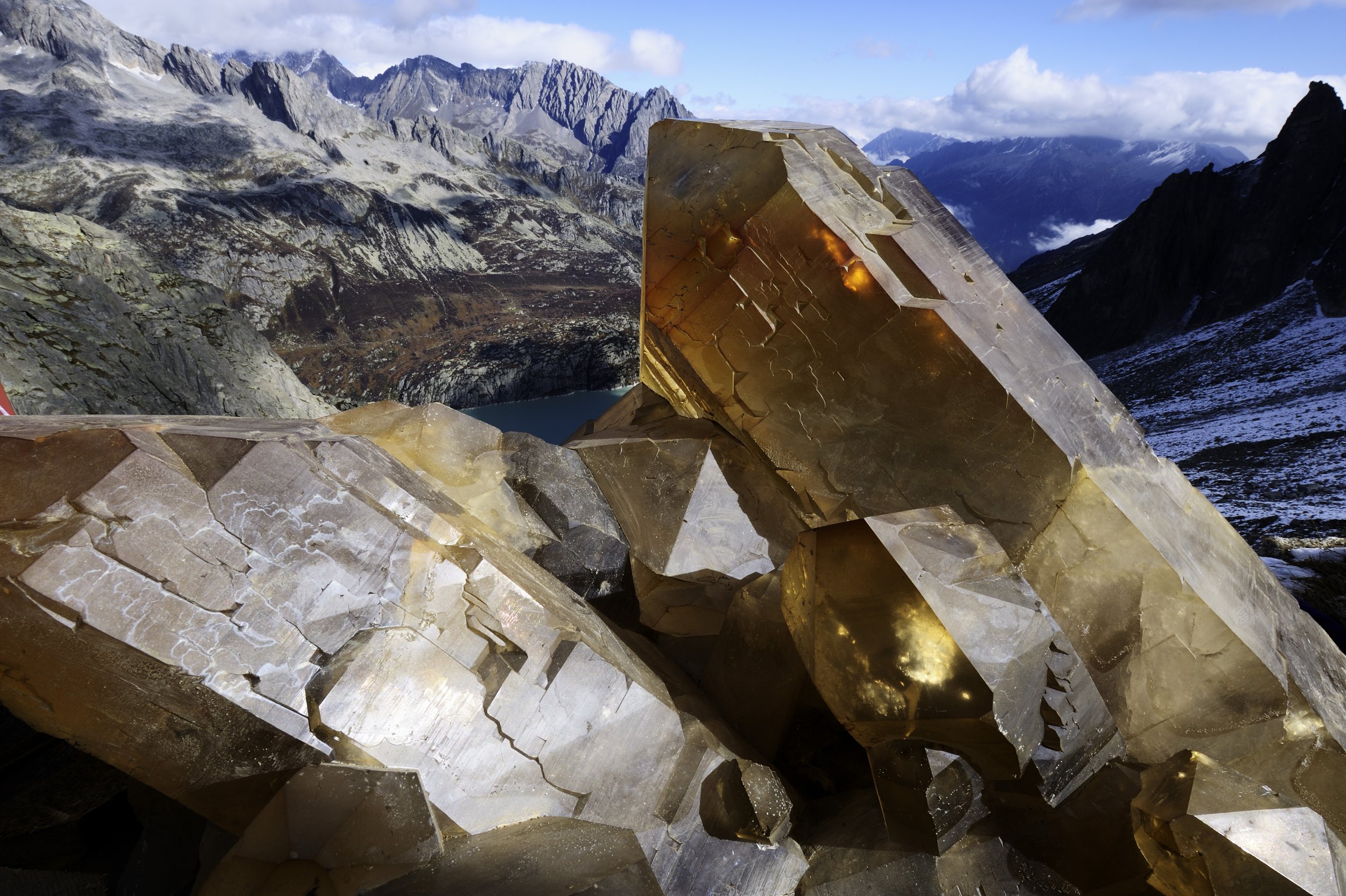 Riesenkristall über dem See.jpg