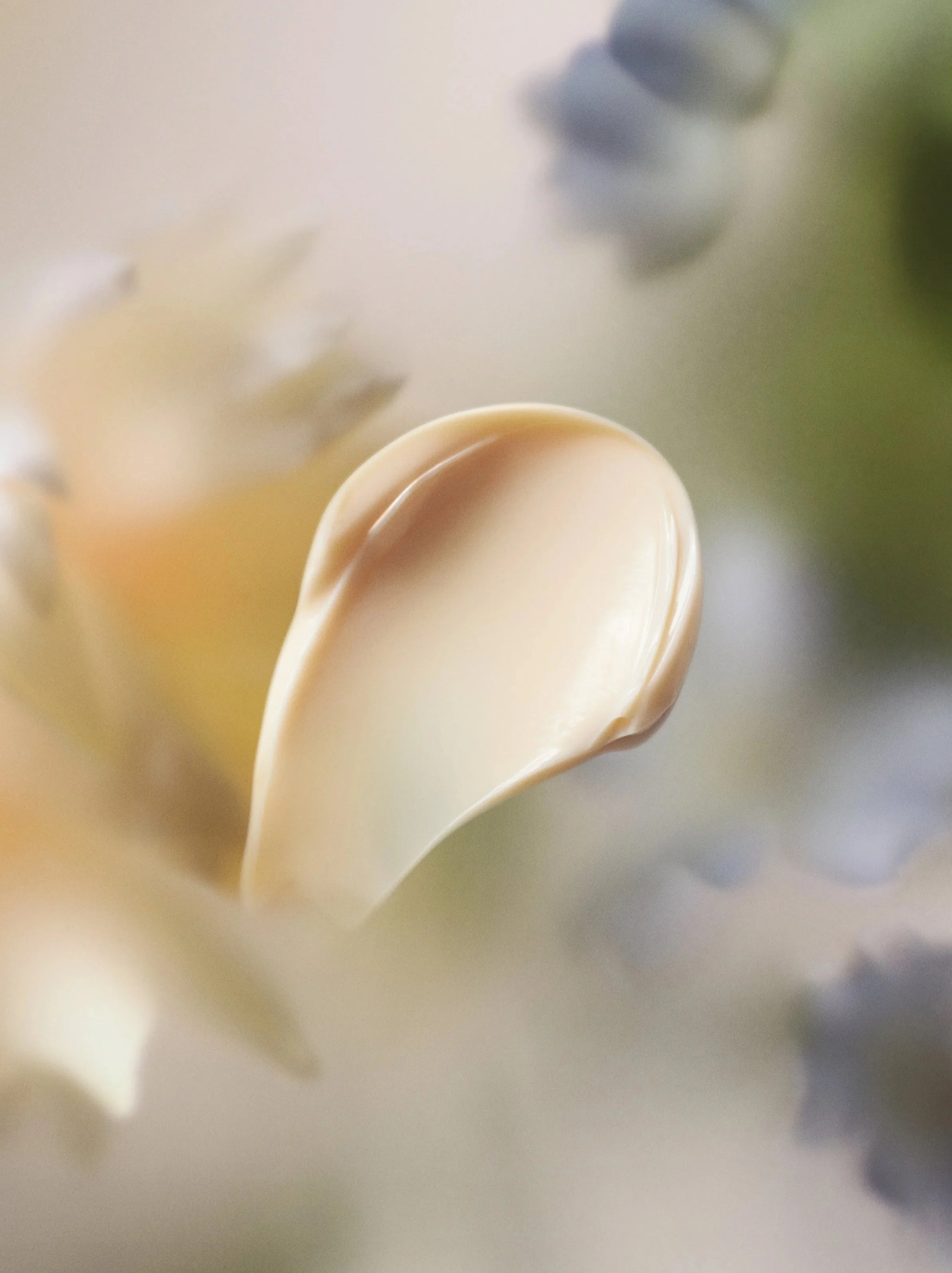 OG_FY26_PX_TRIPLE_ACTION_YOUTHCREAM_TEXTURE_GLOBAL_SRGB300_02-1+copy.jpg