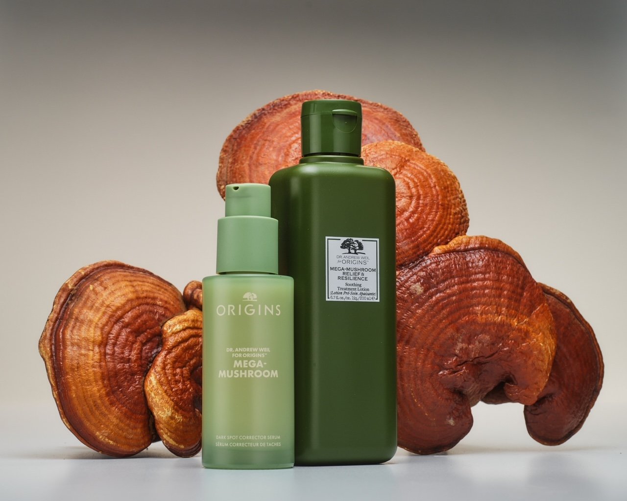 beauty. skincare styling. prop stylist. set design. cosmetic styling. cosmetic shoot. cosmetic product shoot. product styling. set dressing. still life. still life styling. still life prop stylist. props . beauty video. cosmetic still life. texture. 