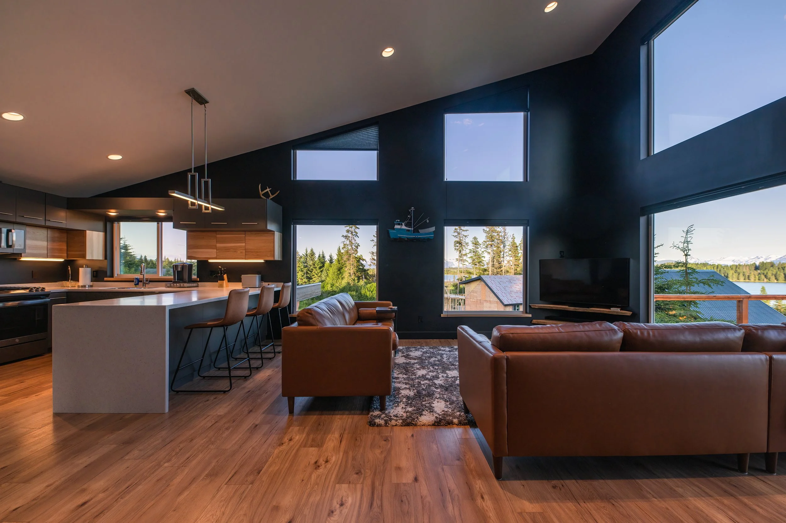 What Guests Notice in the First 10 Minutes of Arrival