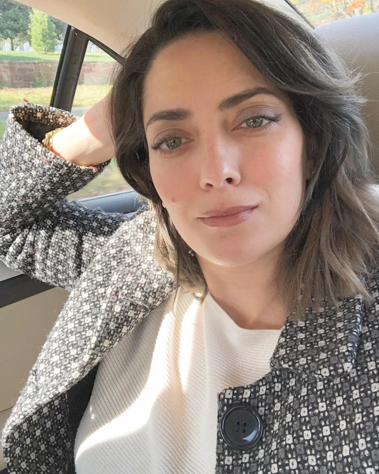 Are selfies still a thing ?