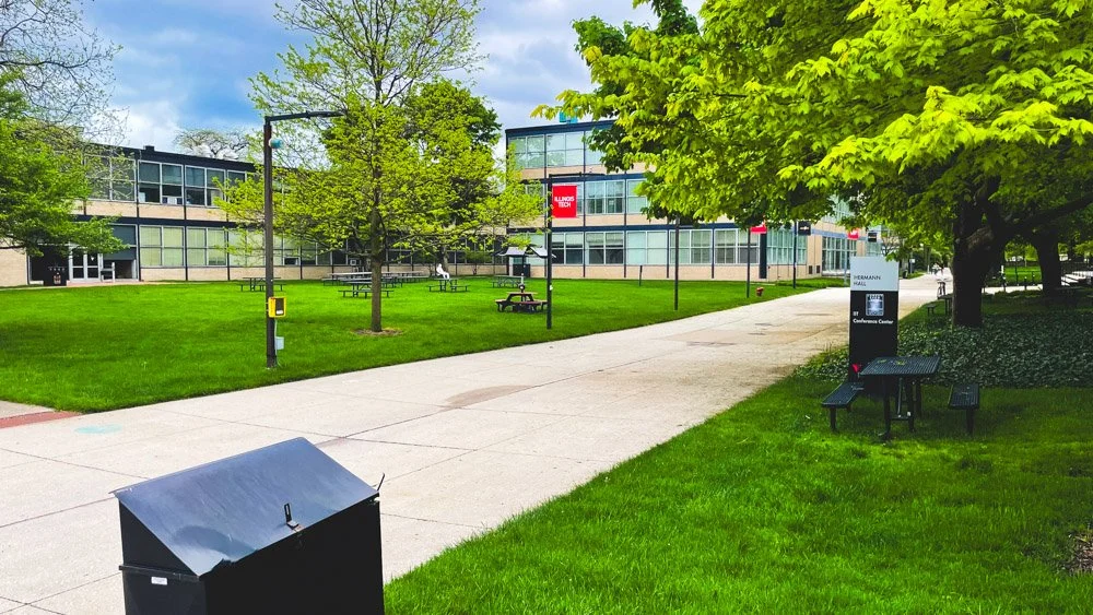 Photo of walking pathway outside of Hermann Hall at Illinois Institute of Technology
