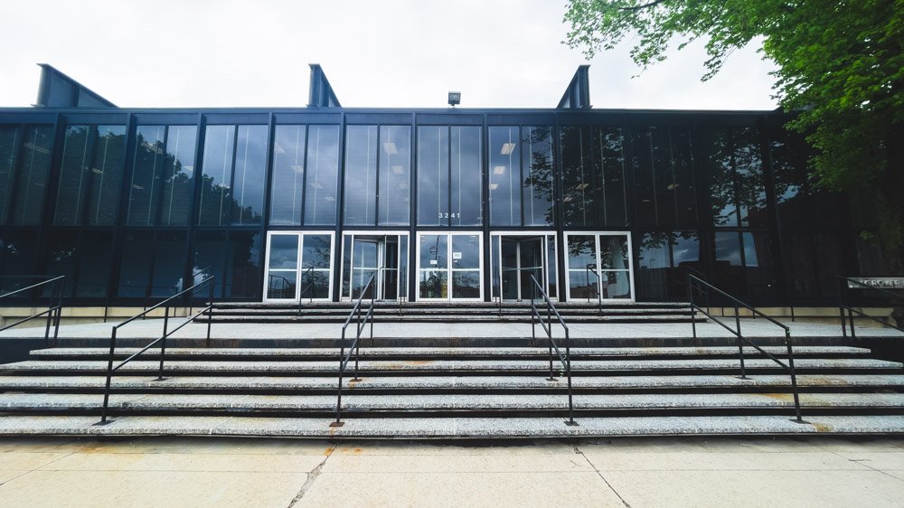 Photo of main entrance of Hermann Hall at Illinois Institute of Technology
