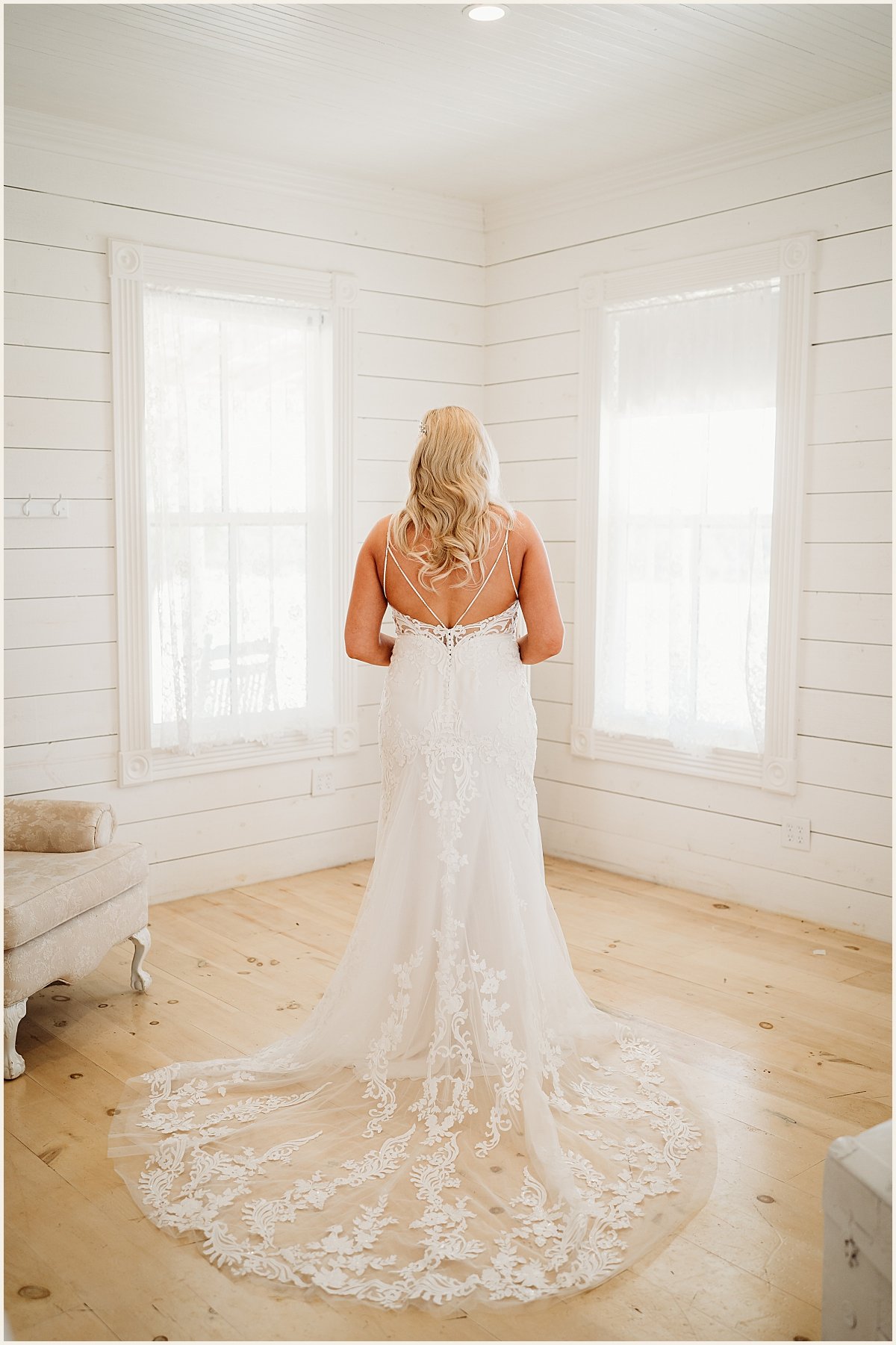 Bridal spring wedding portraits | Lauren Crumpler Photography | Texas Wedding Photographer