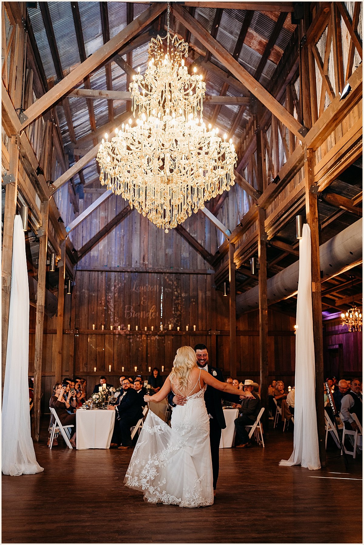 Bride and groom first dance | Lauren Crumpler Photography | Texas Wedding Photographer