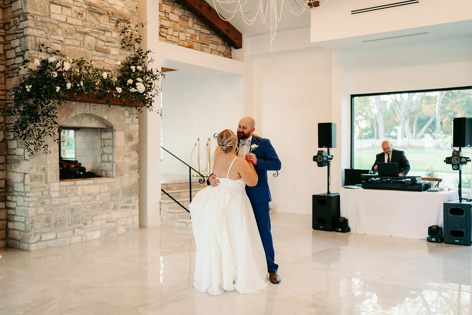 Romantic Spring Wedding at Videre Estate in Texas