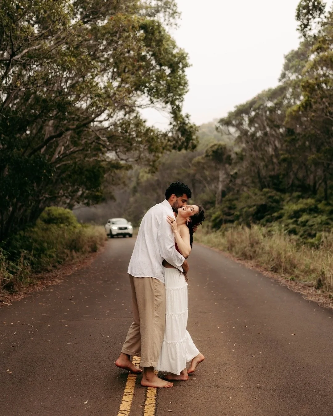 Sometimes, your location rains out. And sometimes, we ditch the shoes so that we can run around in the rain. AND SOMETIMES, that&rsquo;s what makes the photos so dang special. 
⠀⠀⠀⠀⠀⠀⠀⠀⠀
⠀⠀⠀⠀⠀⠀⠀⠀⠀
⠀⠀⠀⠀⠀⠀⠀⠀⠀
#couplesphotography #couplesphotoshoot #ann