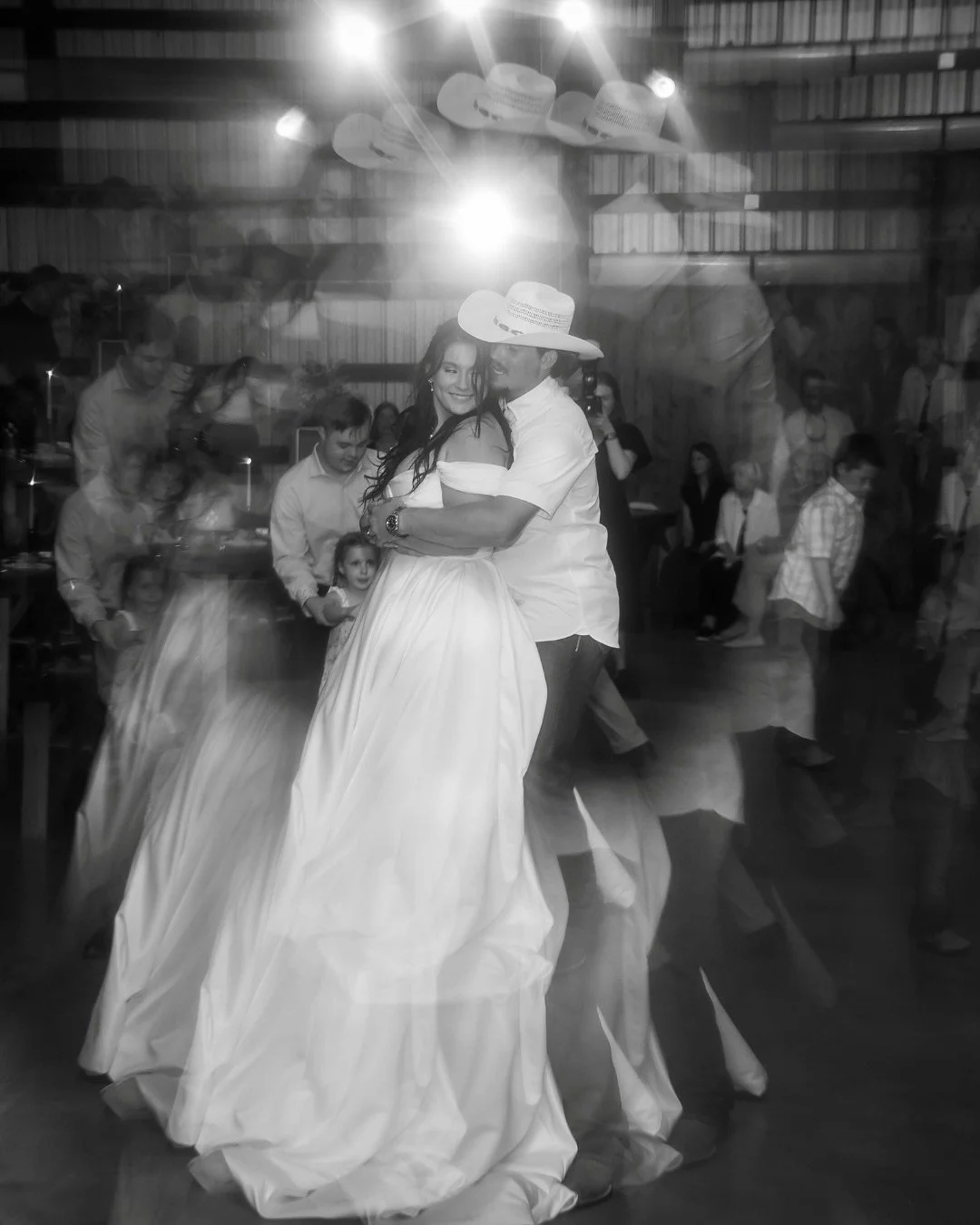 When you just know that it was the best day ever simply by looking at the wedding photos ❤️

Bride: @madison.pullin13 
Venue: @theallenfarmhaus 
Florist: @petalsandtwist_designs 
Associate shot by my incredible girls: @sophiewilsonphotography  @morga