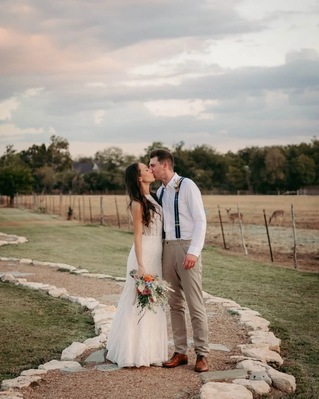 Meet The Fergusons

When a couple from the UK decides to have a Texas themed wedding (complete with two-step lessons for their guests!), what better place to do it than in the heart of the TX hill country?

Bride: @clairemiles89
Venue: @grueneestatev