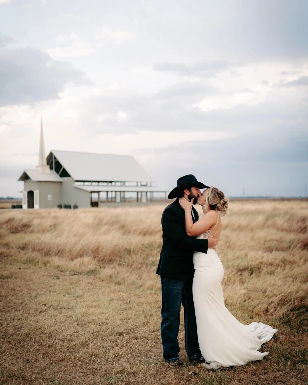 The storm showed up right on cue as K + C were about to say their vows. Thanks to the best group of humans, we pivoted to an indoor ceremony without missing a beat. And then, just enough of a break in the clouds happened so we snuck outside for portr