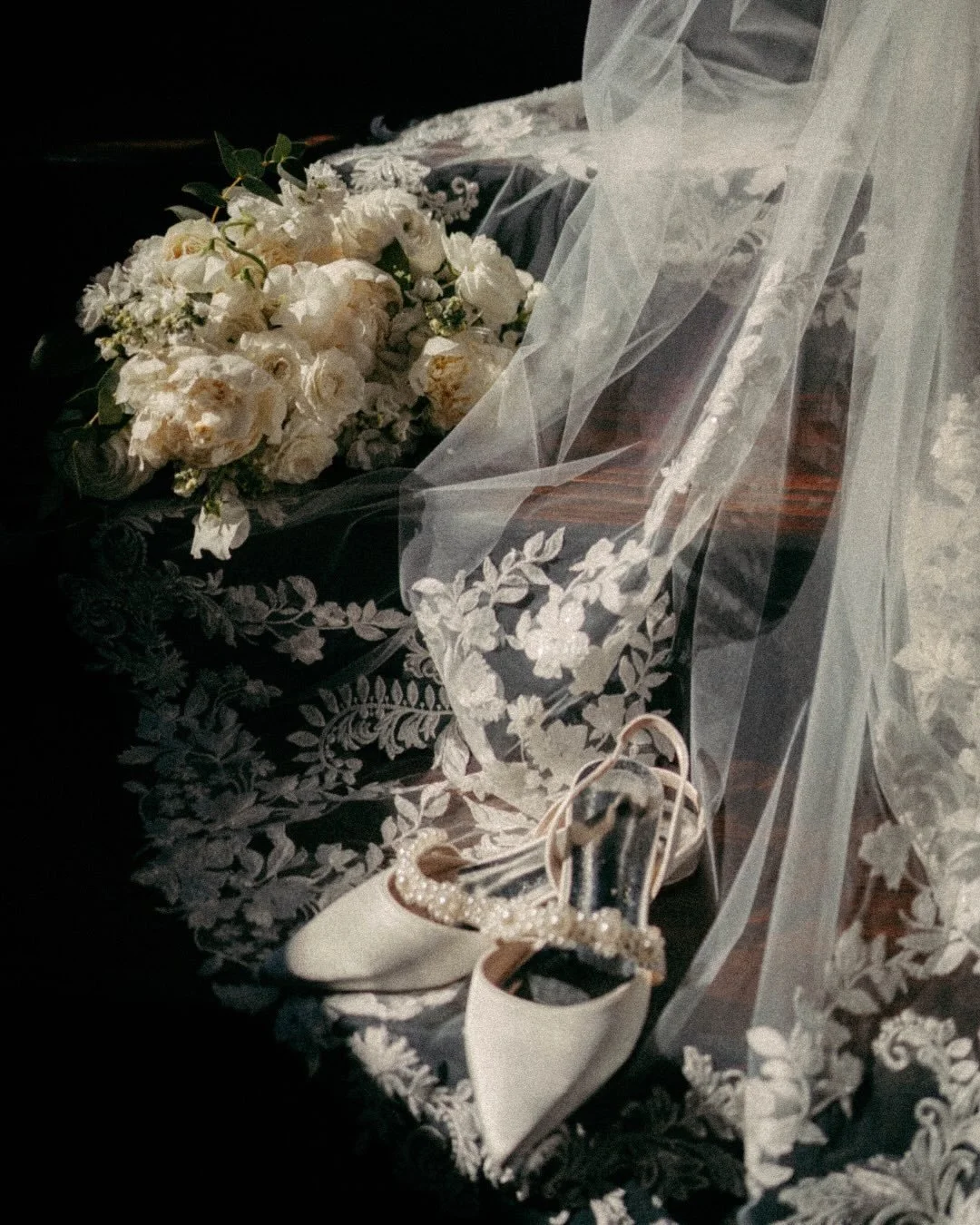 And on this day, the world belonged to L + J 🥂.
⠀⠀⠀⠀⠀⠀⠀⠀⠀
Bride: @msliss07 
Venue: @park31venue 
Planner: @blacknorwhite.events 
Florals: @theflowerguysa 
HAMU: @southern.tease 
DJ: @atlastentertainmentandevents 
⠀⠀⠀⠀⠀⠀⠀⠀⠀
#texasweddingphotographer 