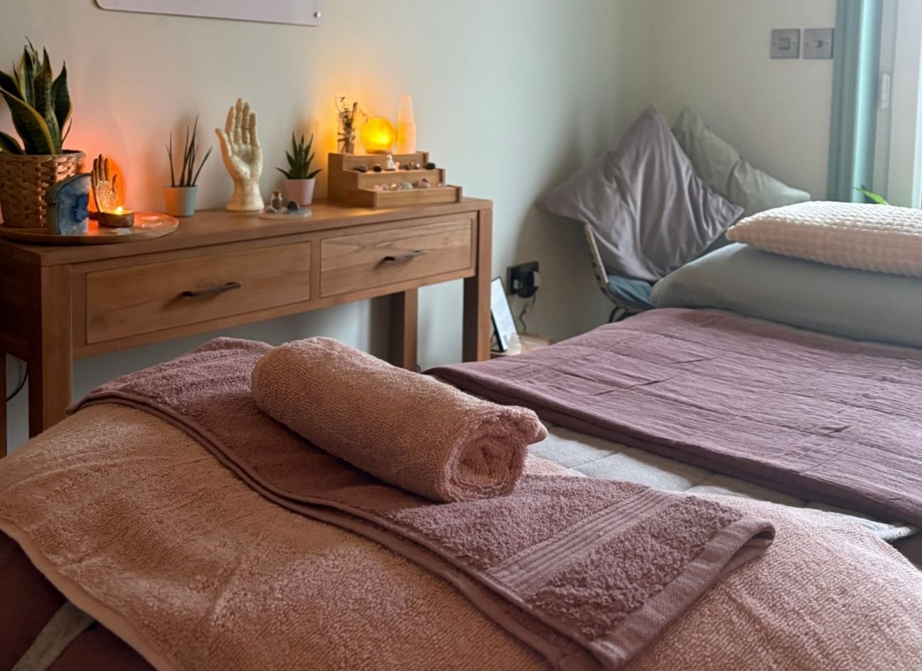 Facial reflexology bed