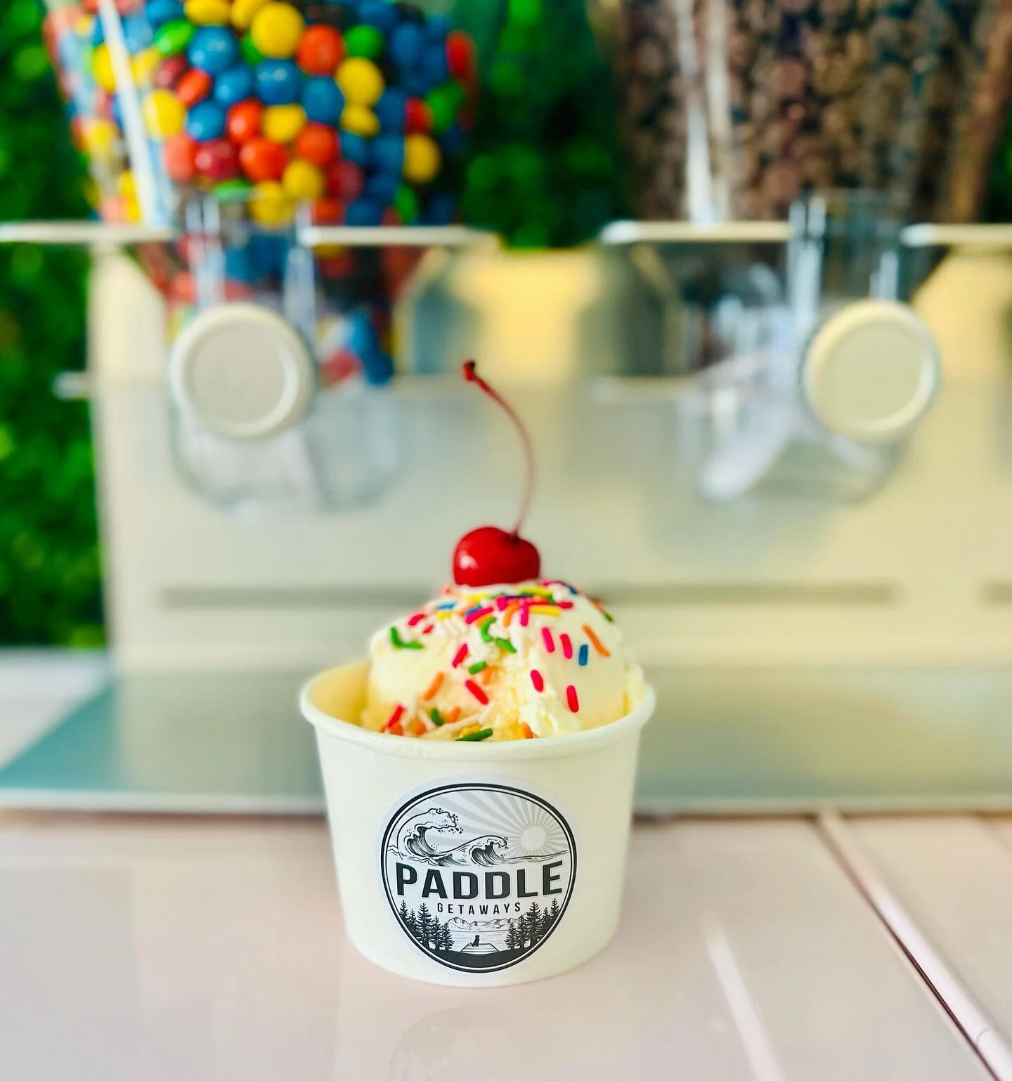 Enjoy your green sprinkles today. It&rsquo;s cheat day. Happy St. Patrick&rsquo;s Day! 🍀🍀

🌊☀️Summer dates still available 👉 paddlegetaways.com

#paddleshores #paddlegetaways #orangebeachalabama #oba #tradewinds #poshbeachretreat #allaboutthatbea