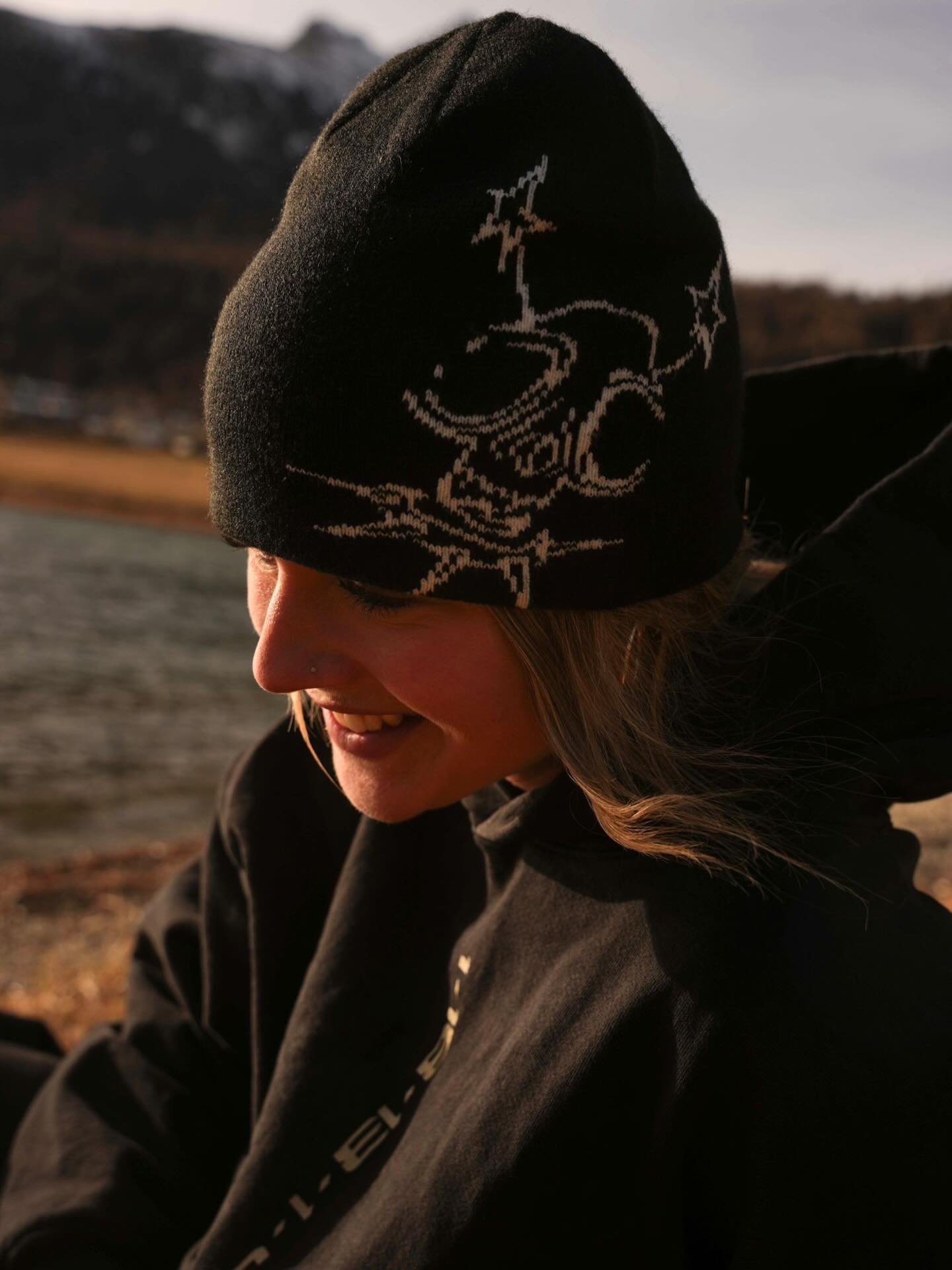 28.11.2025 - RWK SKULLY 💋
This was a fun one to make and we are excited to share it with all of you!!
.
Thank you @takayasage you are pure talent.
#brand #snowboard #hat