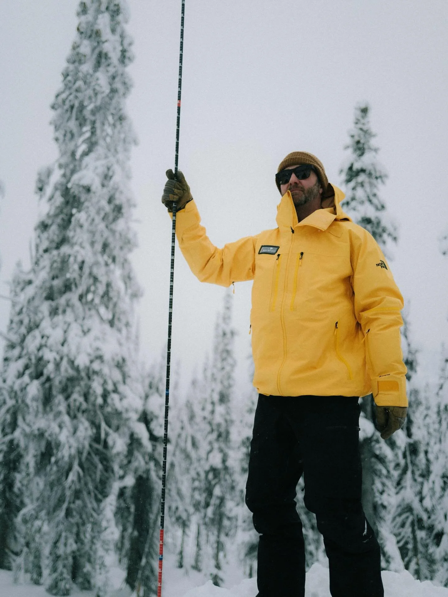 RISK MATURITY 

A course built to teach and inform the snowboard community taught by the very best. Every year this course takes place up at baldface and @billy_pelchat got the chance to go improve her backcountry and rescue knowledge alongside a bun