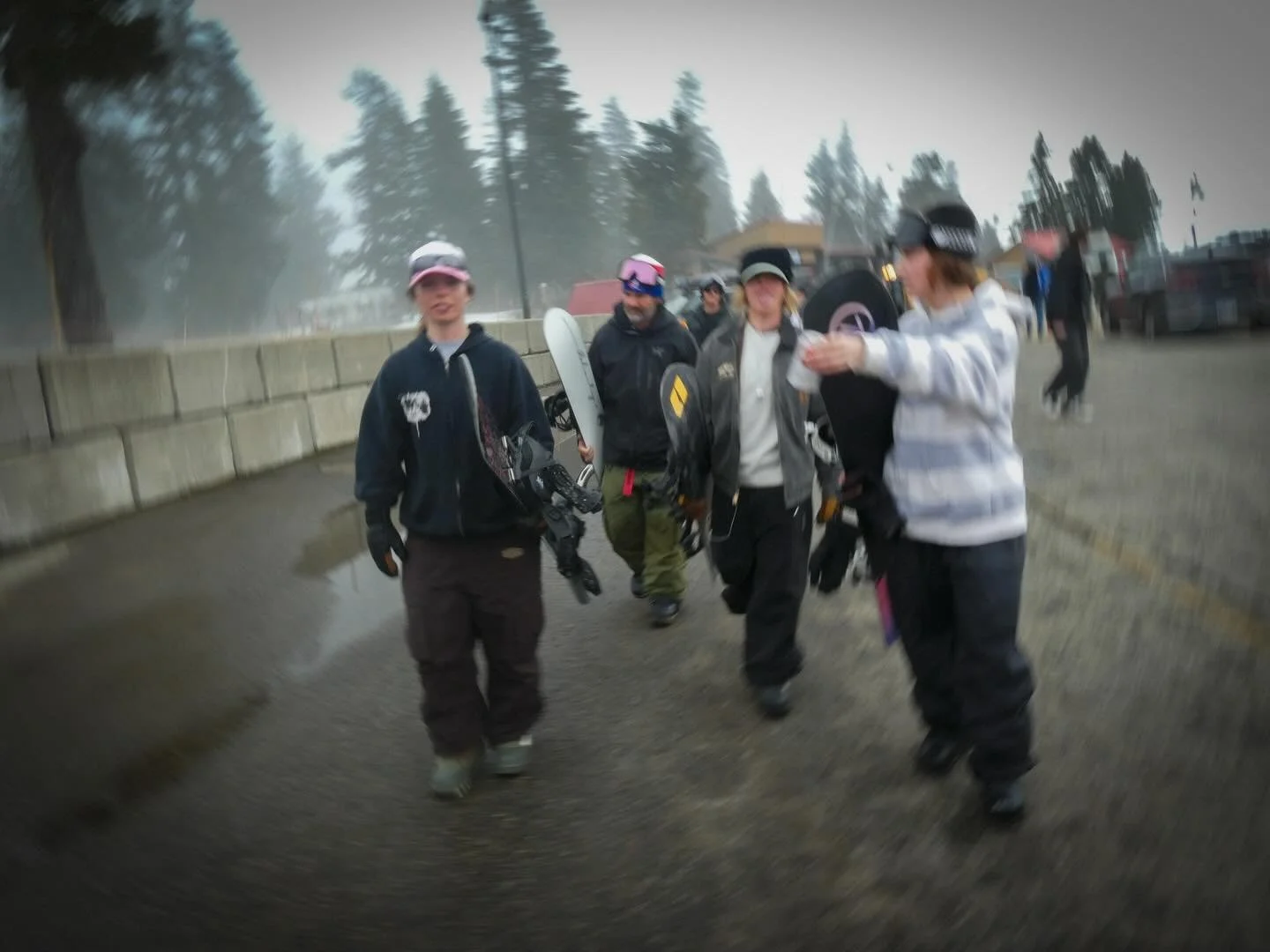 RWK x @takinggupspace RIDE DAY TOMORROW 10 AM at @thecircle c u there 💅🏻💅🏻💅🏻

10 AM at the circle for coffee + snacks and meet the crew before heading up Blackcomb gondola towards the park for fun vibes DJ @sam.tuff , prizes, jam, and group shr