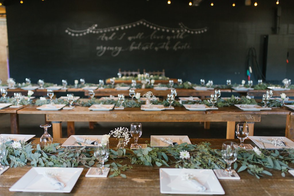 garland table runnders smokyhollow studios wedding.jpg