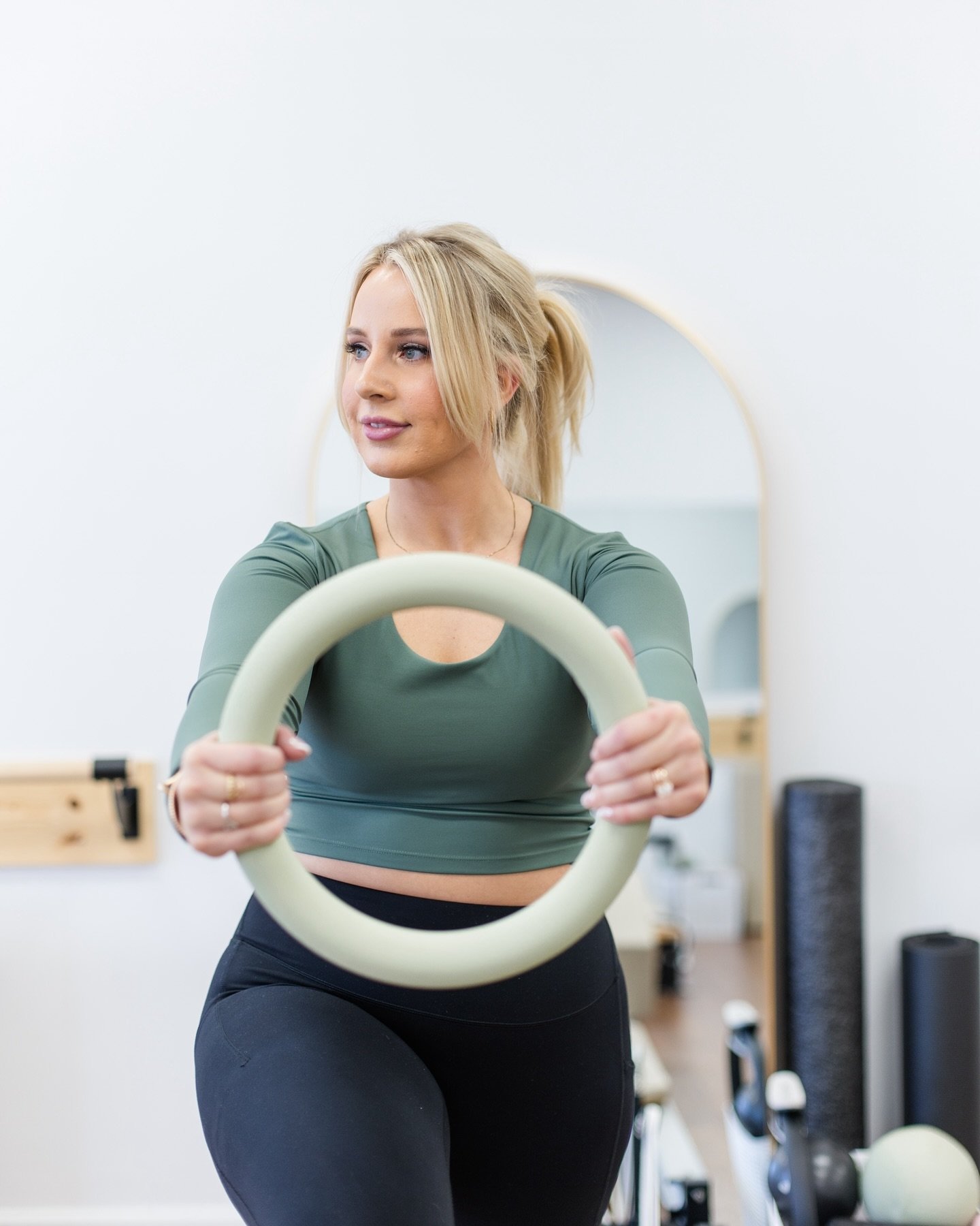 every time I use the @bala weighted ring, I feel like a badass - I hope you do too. 😉 IYKYK this ring packs a punch in the BEST way. We love it @pilatesbarrelex_!!!!! Book your classes for May and get ready to see the weighted ring in some of my cla