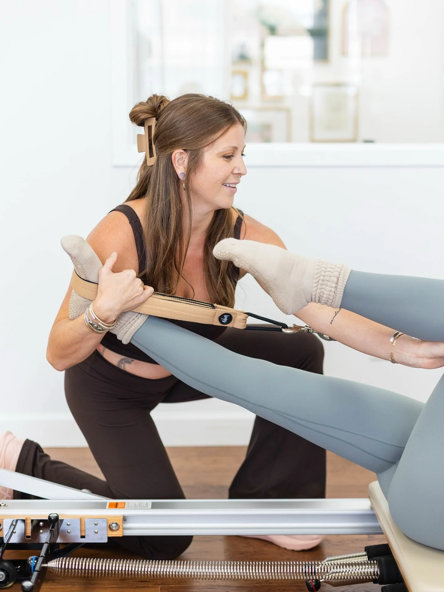 Why your Pilates instructor LOVES slowing things down! ⤵️
	
✨1. Breath Syncing

By matching your movements to your breath, you enhance muscle engagement throughout your practice, particularly in your deep core.
	
✨2. Correct Muscle Activation

Slowin
