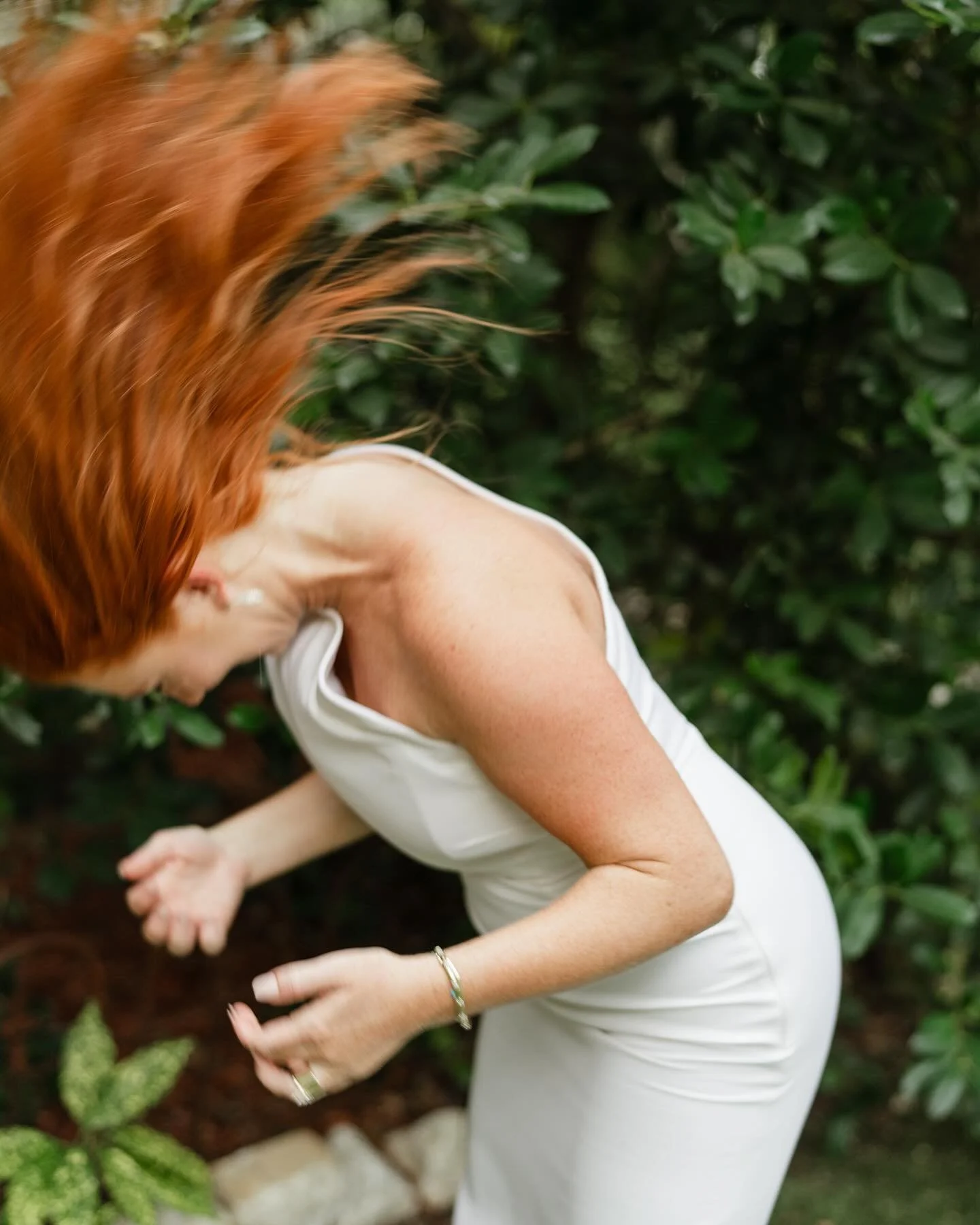 Love is liberating and exciting and warm and everything in between&hellip;we adore these photos of Hannah and Mike - Hannah unraveling into the moment and dancing&hellip;letting her hair sway with the trees. A pure, raw moment captured in real time. 